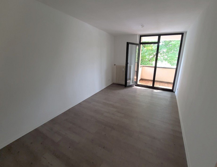 Wohnzimmer zum Balkon Etagenwohnung K�ln / Rath/Heumar