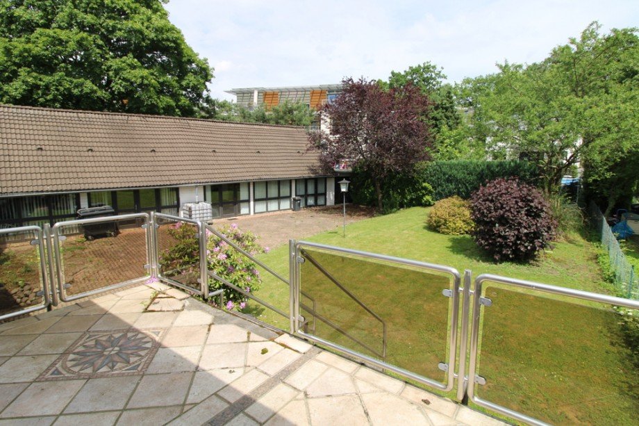 Hauptwohnung Zugang Garten Mehrfamilienhaus Bergisch Gladbach
