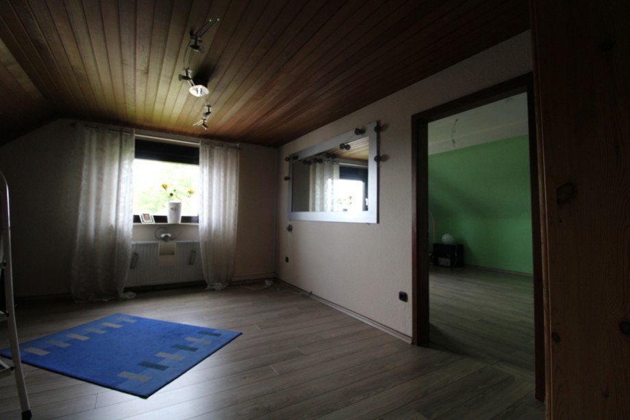 2. OG Wohnen & Schlafen Mehrfamilienhaus Bergisch Gladbach